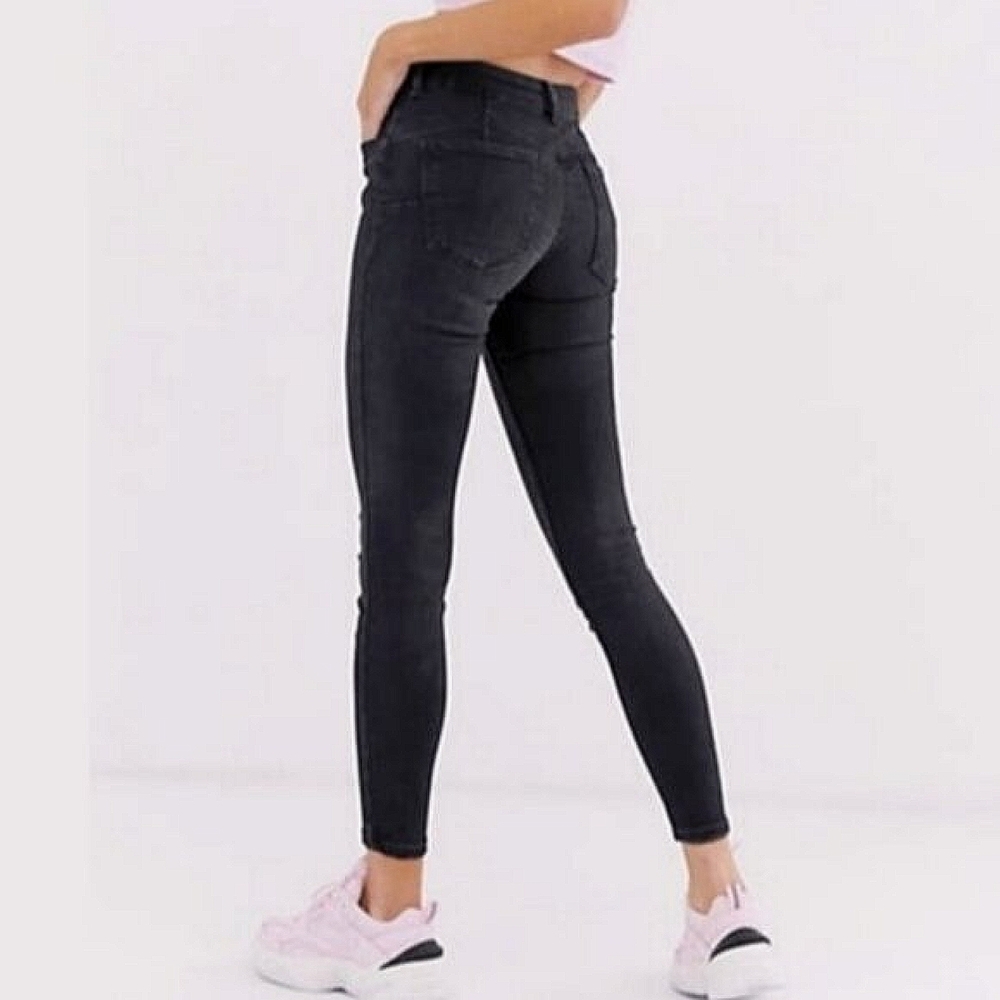 BERSHKA "Push Up" Mid Rise Jeans- Size 04 (fits slightly slimmer)